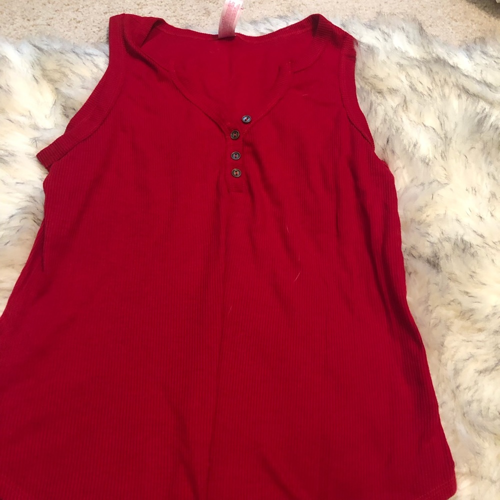 Cute red top